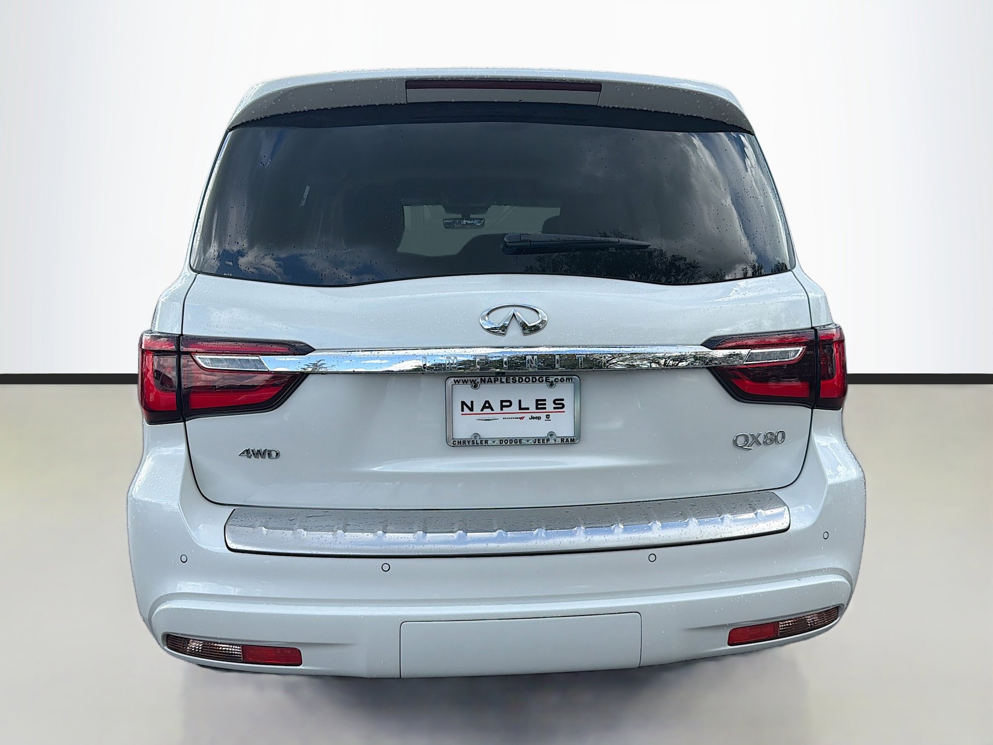 Used 2023 INFINITI QX80 Luxe w/ Cargo Package AWD/4WD image 5