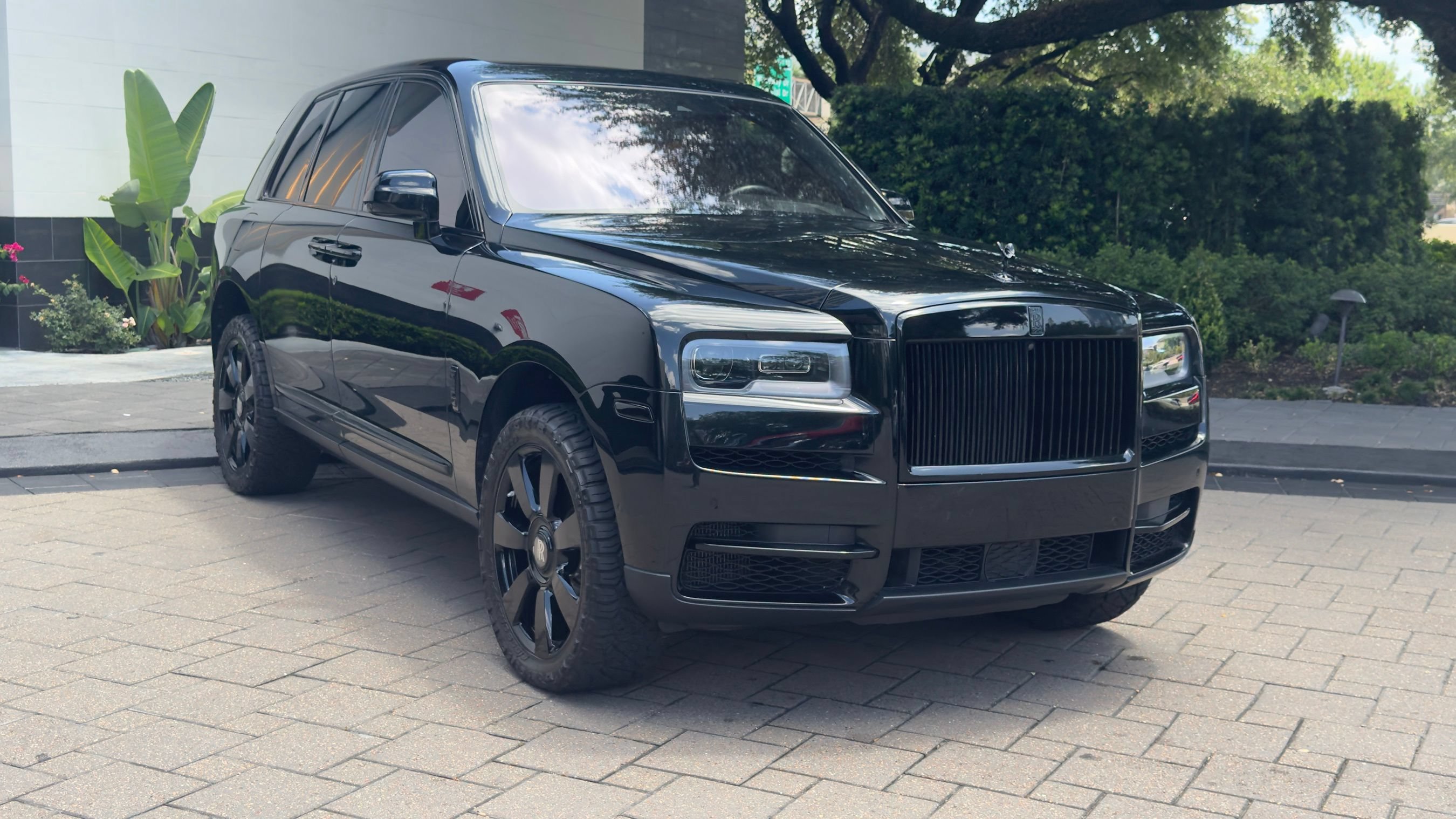 Used 2023 Rolls-Royce Cullinan AWD/4WD image 11