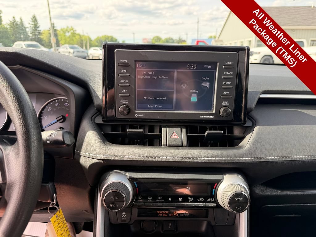 Used 2022 Toyota RAV4 LE AWD/4WD image 19