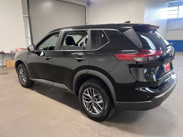 Used 2024 Nissan Rogue S image 5