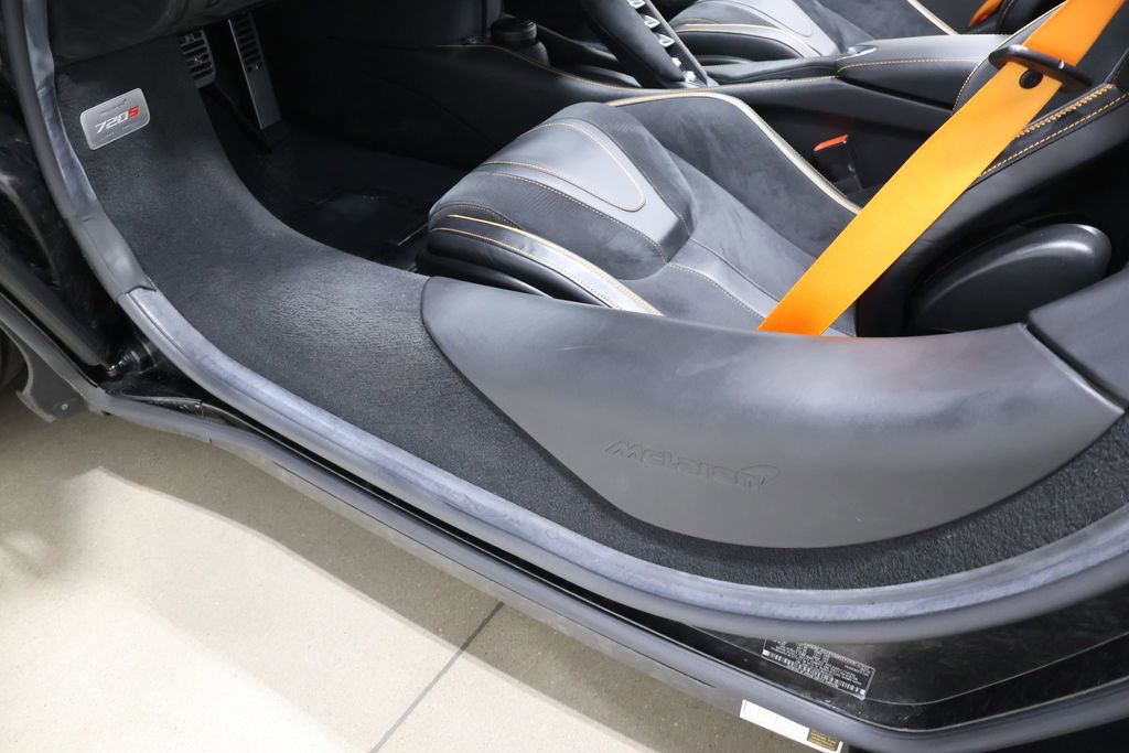 Used 2020 McLaren 720S Spider image 46