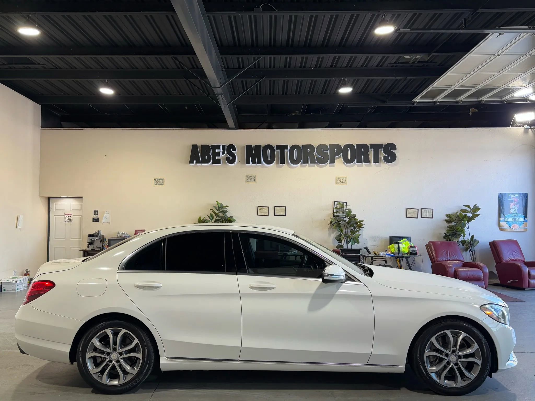 Used 2017 Mercedes-Benz C 300 Sedan image 4