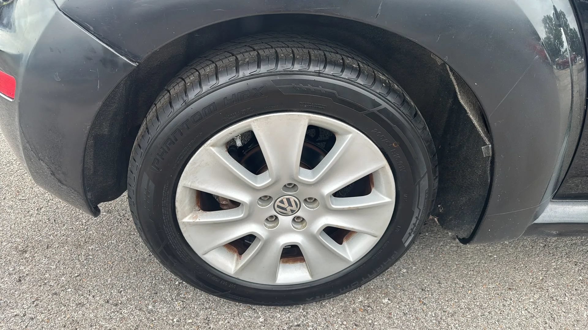 Used 2008 Volkswagen Beetle S FWD image 17