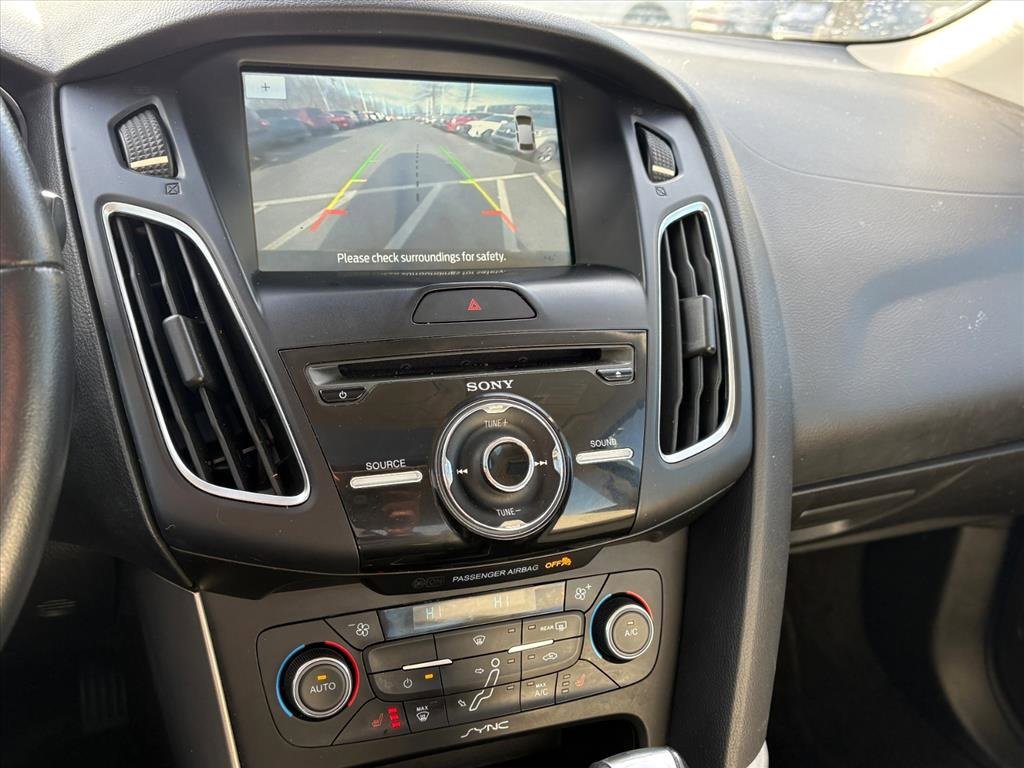 Used 2016 Ford Focus Titanium w/ Titanium Technology Package image 10