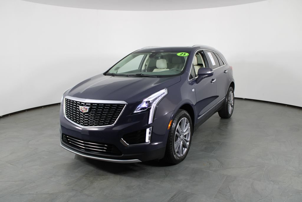 Used 2025 Cadillac XT5 Premium Luxury FWD image 2