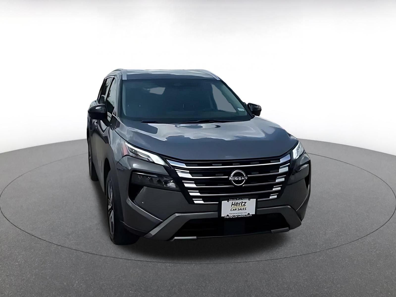 Used 2026 Nissan Rogue SL FWD image 4