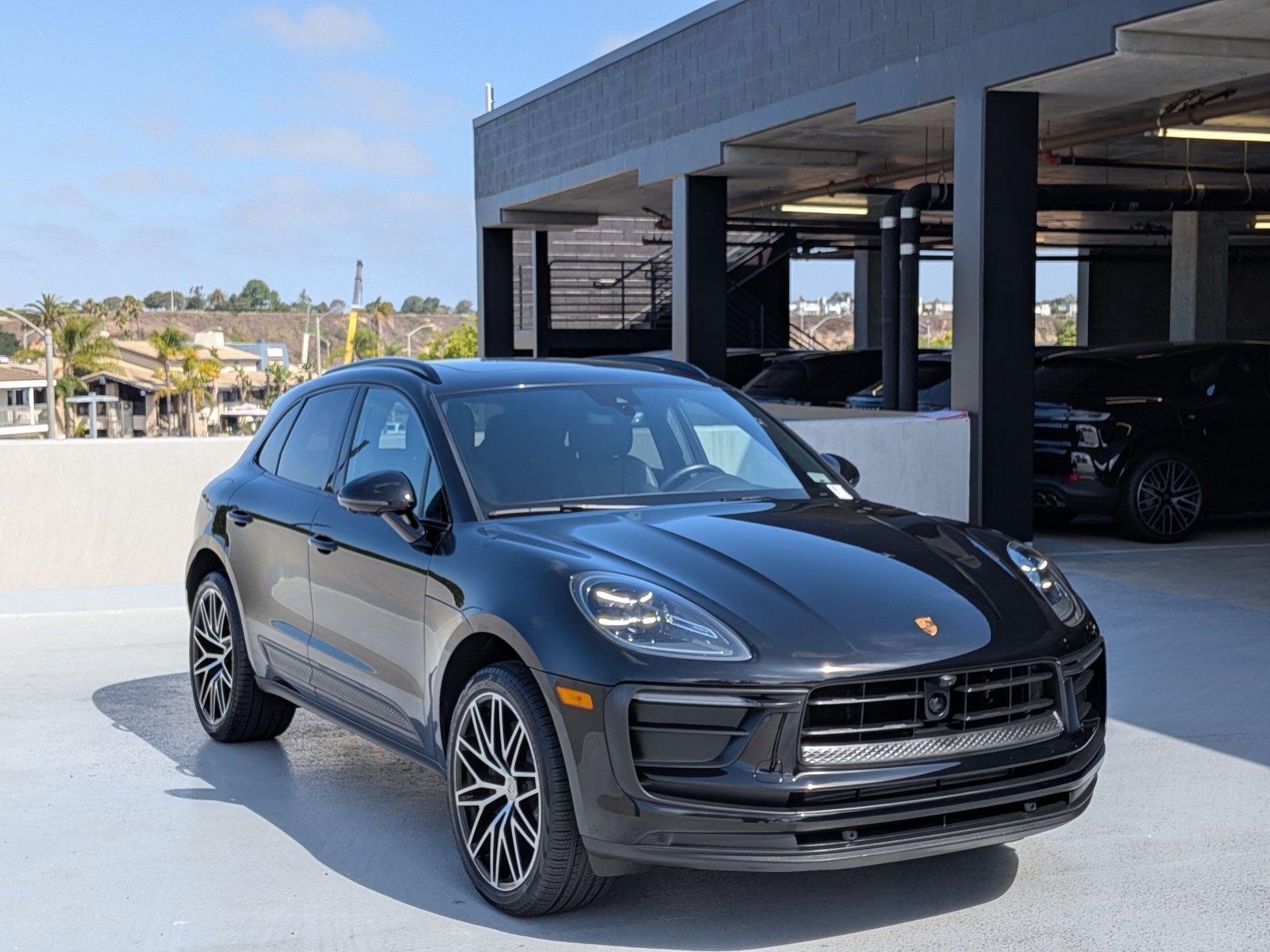 Certified 2024 Porsche Macan AWD/4WD image 7