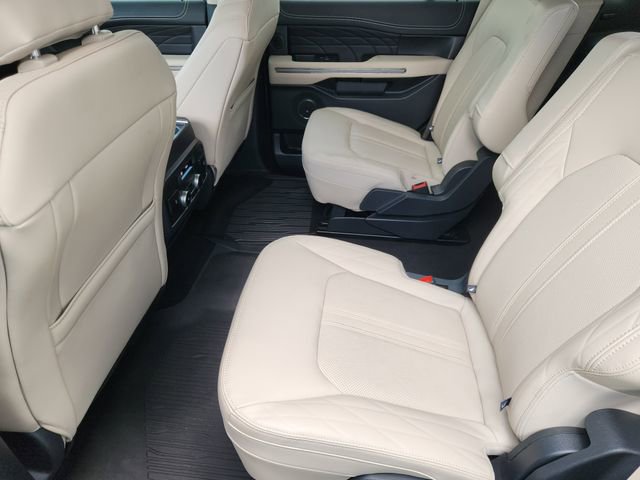 Used 2024 Ford Expedition Platinum image 25