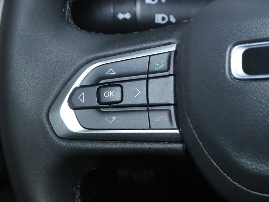 Used 2024 Jeep Compass Limited image 22