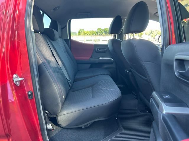 Certified 2022 Toyota Tacoma SR5 w/ Technology Package AWD/4WD image 37