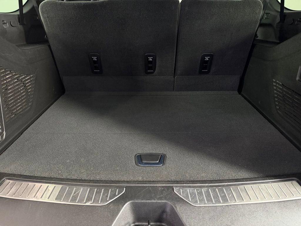 Used 2025 GMC Yukon XL Denali image 37