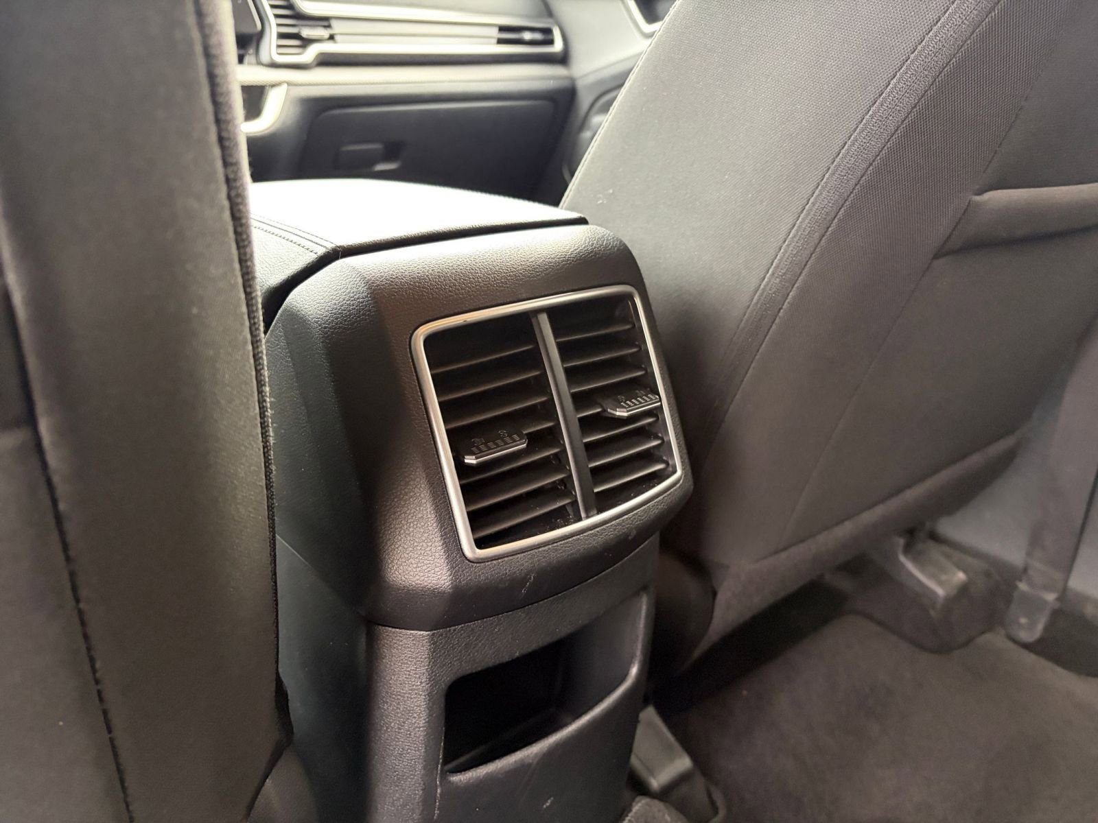 Used 2025 Kia Sportage LX FWD image 22