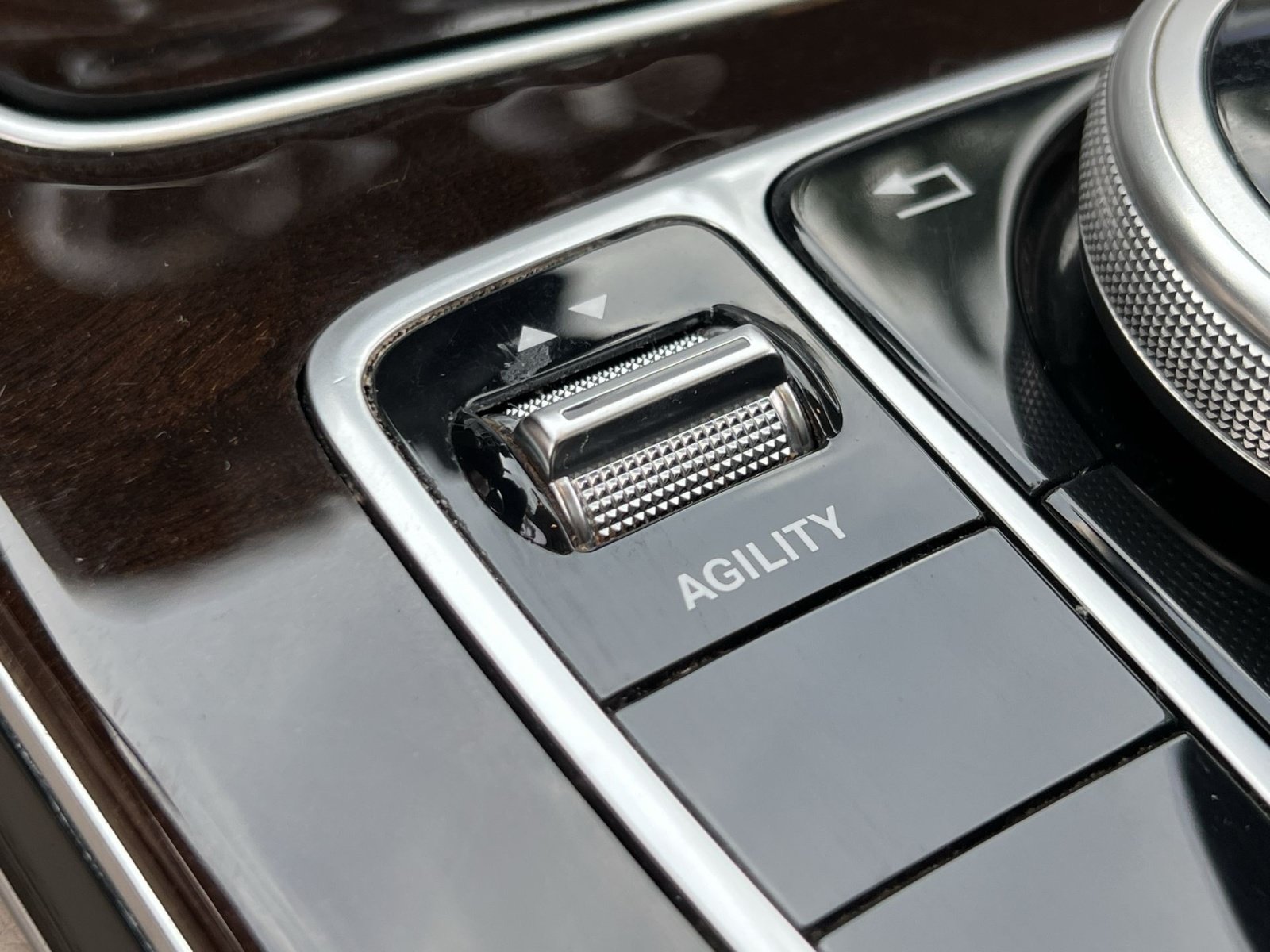 Used 2015 Mercedes-Benz C 300 4MATIC Sedan image 37