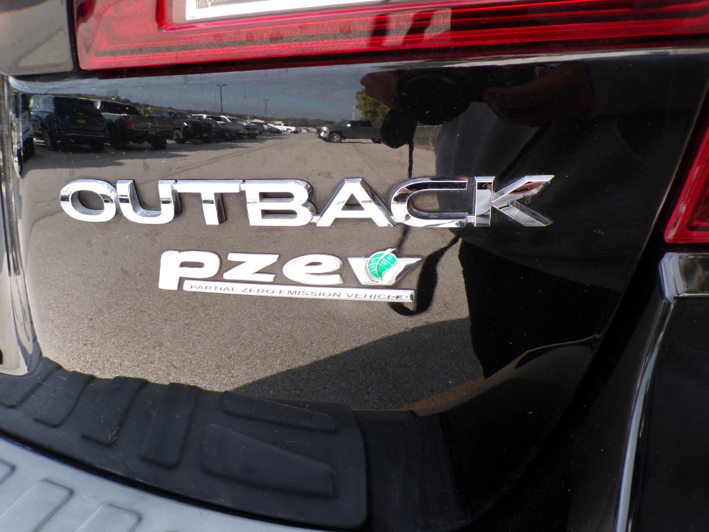 Used 2017 Subaru Outback 2.5i Limited AWD/4WD image 17