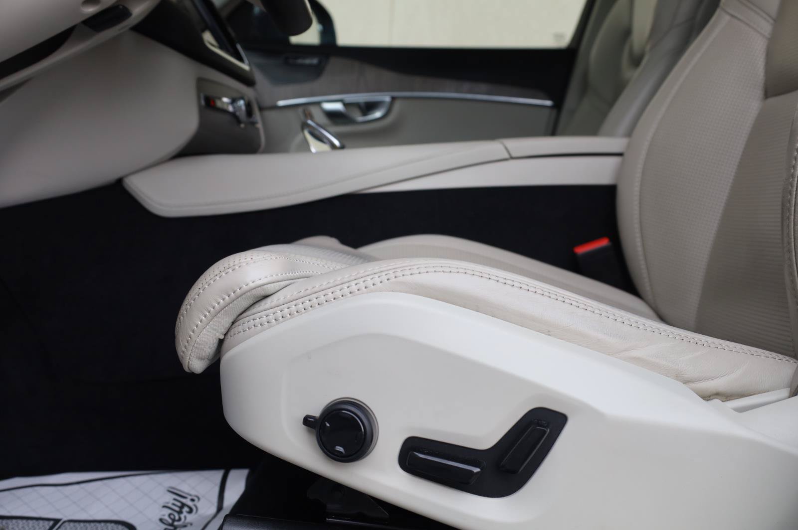 Used 2023 Volvo XC90 B6 Ultimate w/ Protection Package Premier AWD/4WD image 19
