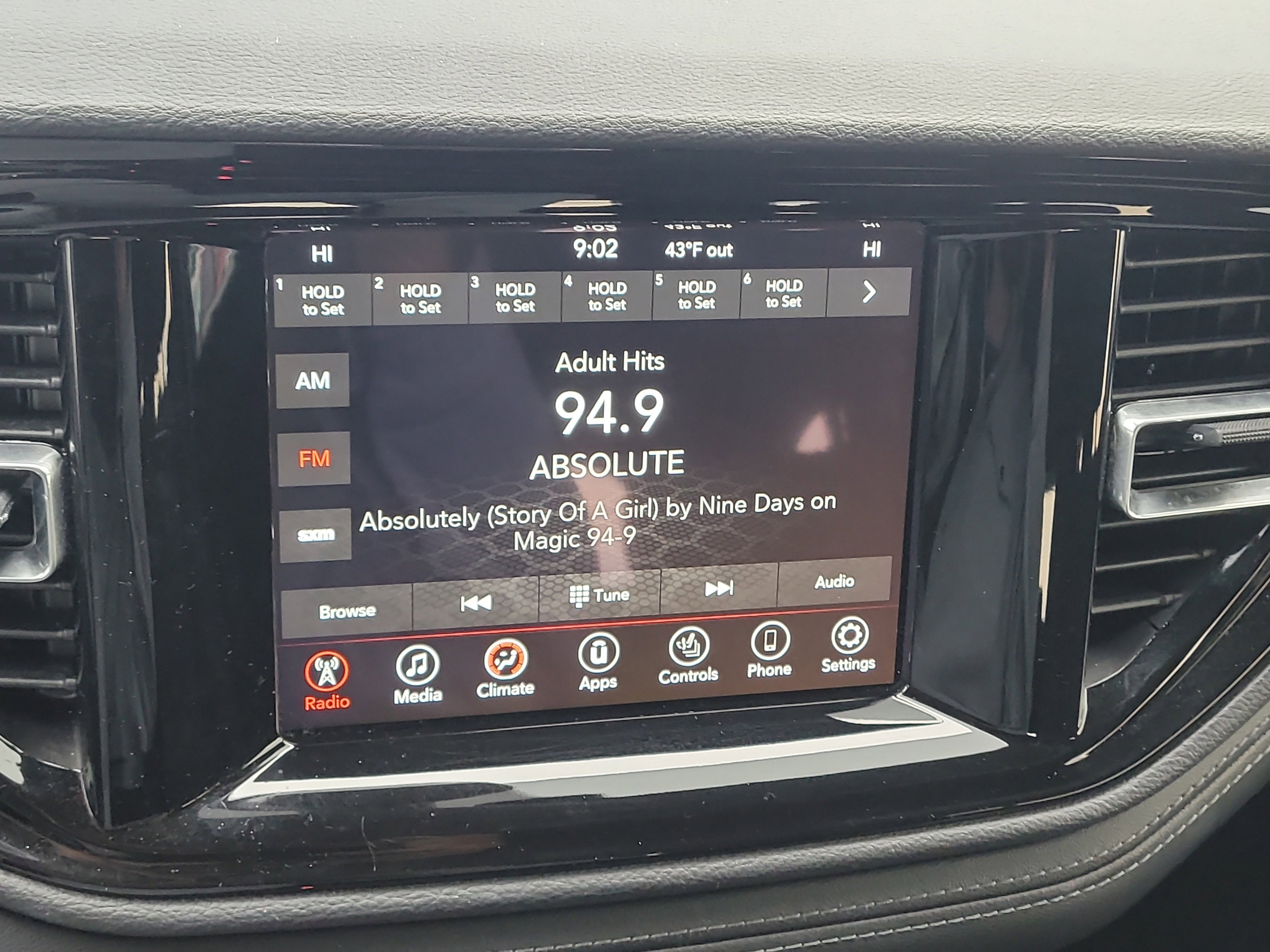 Used 2023 Dodge Durango SXT image 23