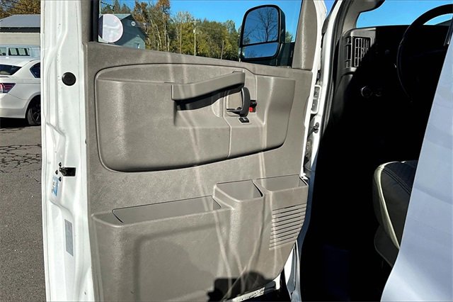 Used 2020 Chevrolet Express 3500 LS image 18