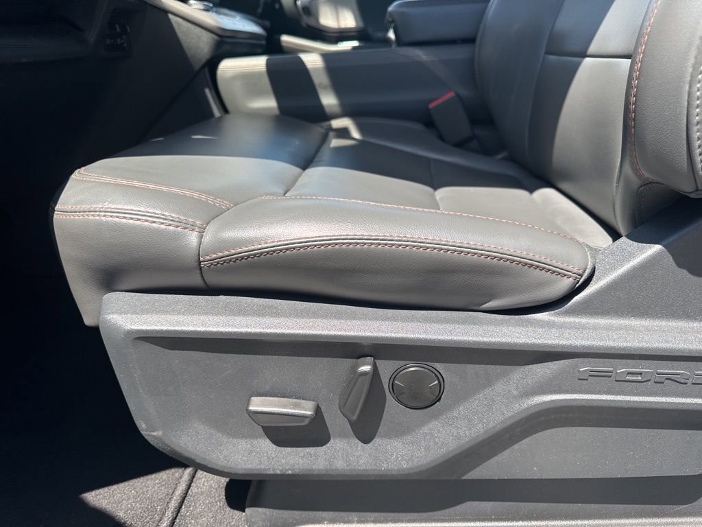 Used 2025 Ford Expedition Active AWD/4WD image 16