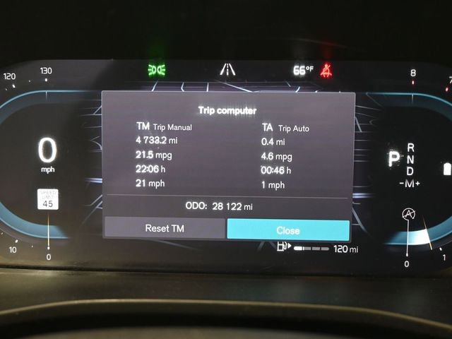 Used 2023 Volvo XC40 B5 Plus w/ Driver Assist Package image 27