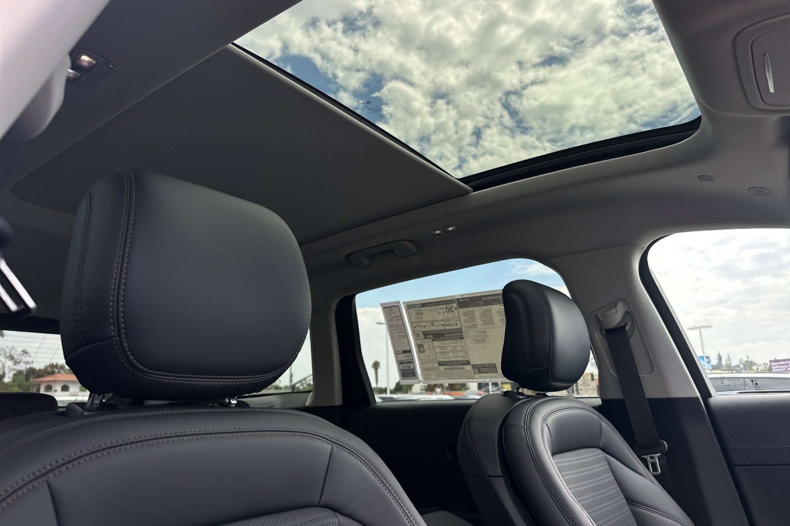 New 2026 Lincoln Nautilus Reserve w/ Jet Appearance Package AWD/4WD image 16