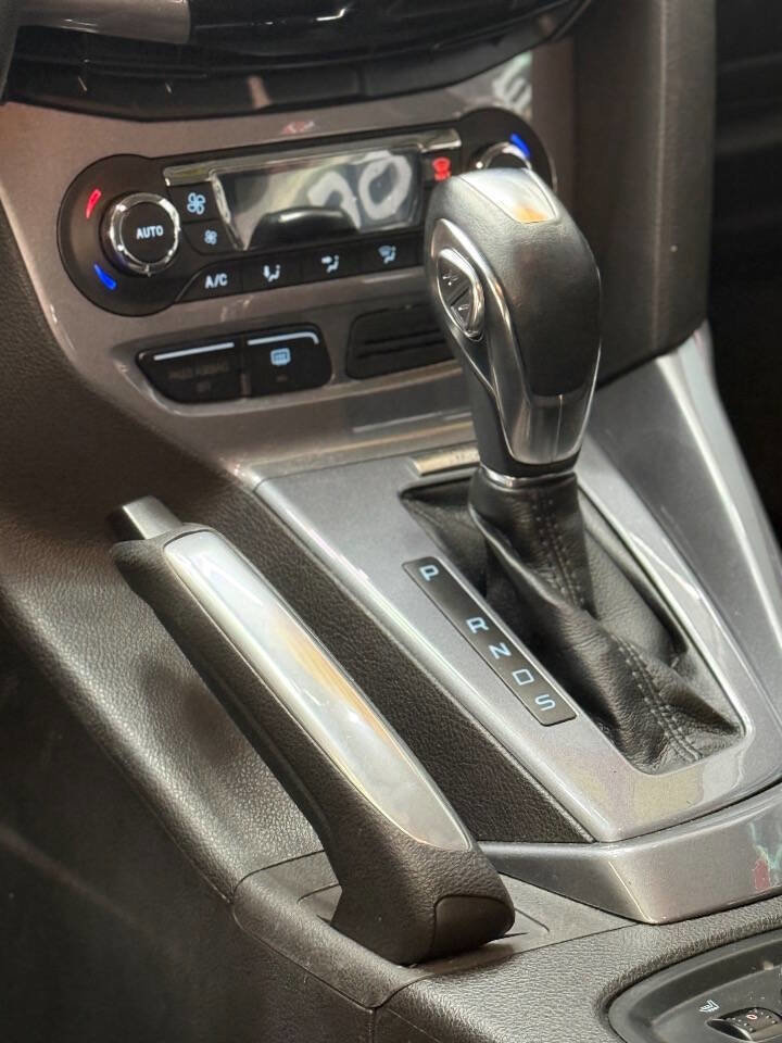 Used 2012 Ford Focus Titanium FWD image 18