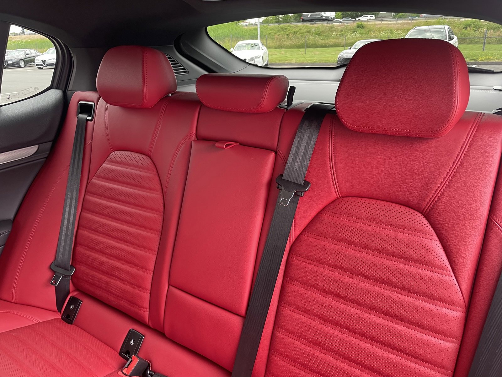 Used 2024 Alfa Romeo Stelvio Ti w/ Performance Driving Package image 28