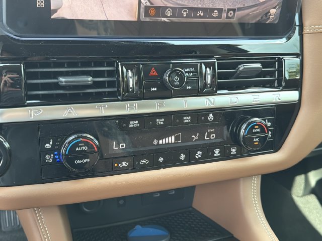 New 2026 Nissan Pathfinder Platinum FWD image 35