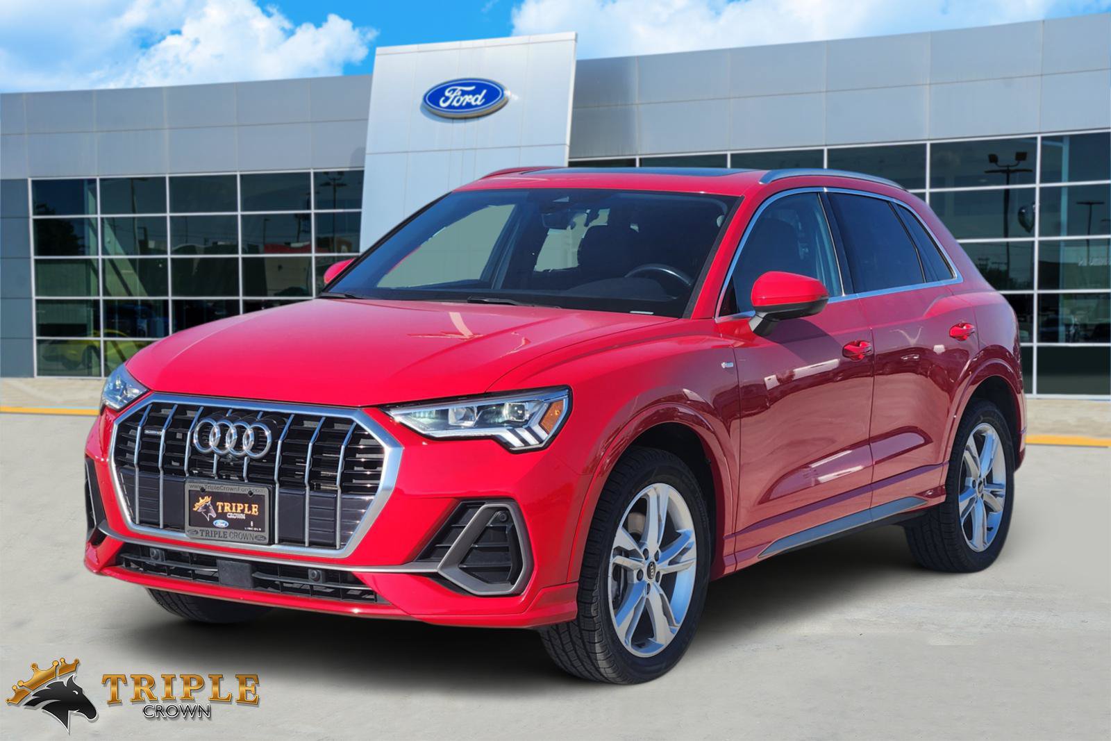 Used 2023 Audi Q3 2.0T Premium Plus w/ Premium Plus Package AWD/4WD image 2