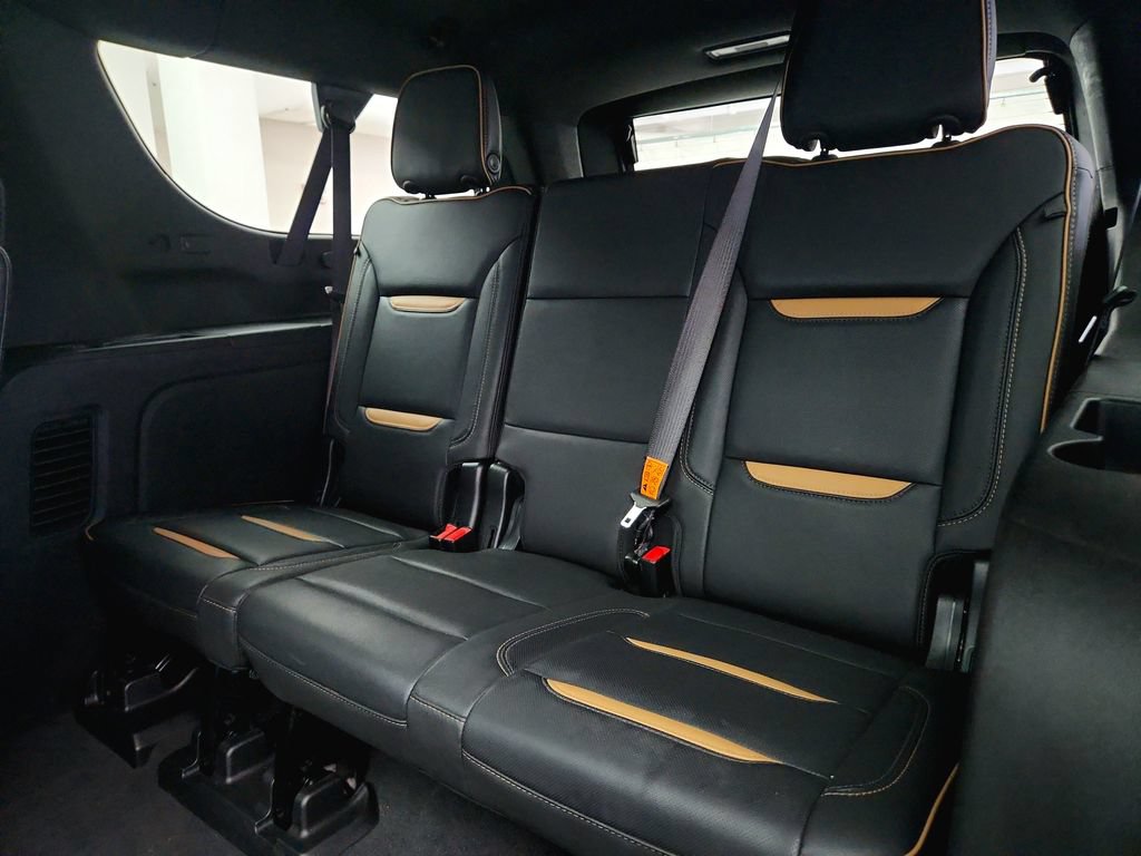 Used 2022 GMC Yukon XL AT4 w/ Technology Package AWD/4WD image 27
