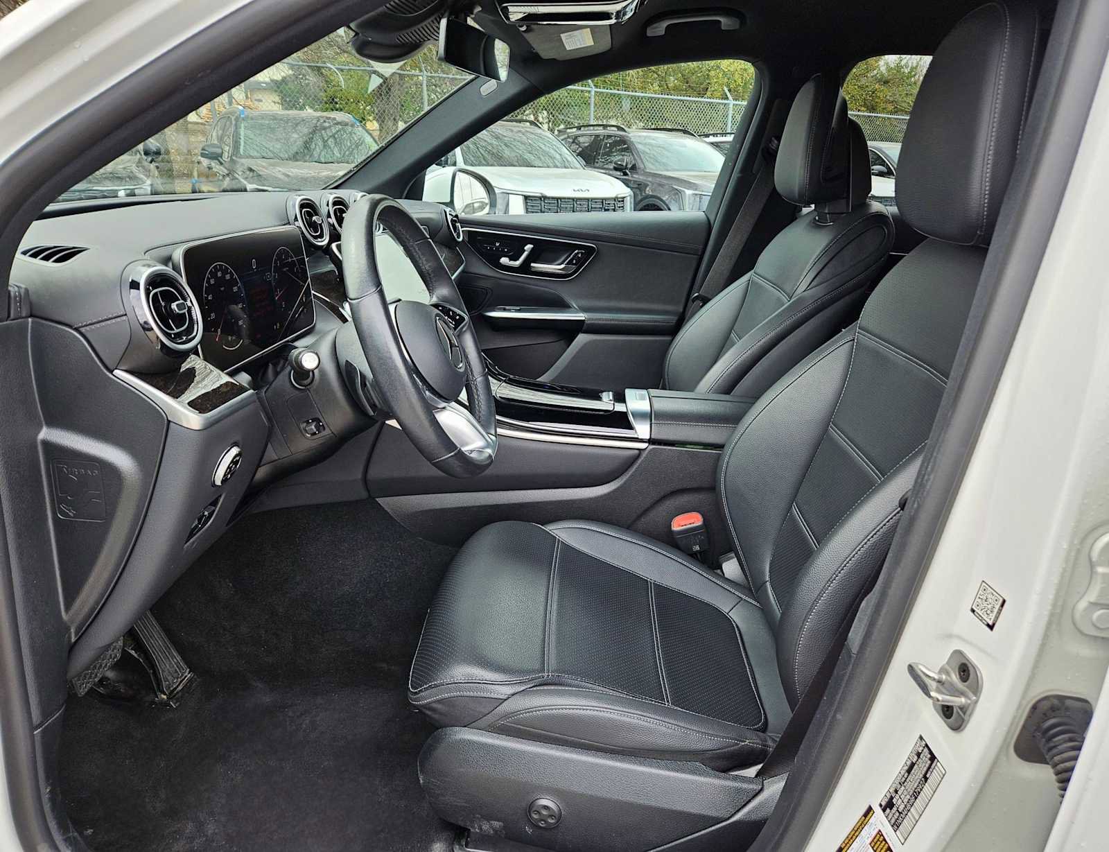 Used 2024 Mercedes-Benz GLC 300 4MATIC image 18