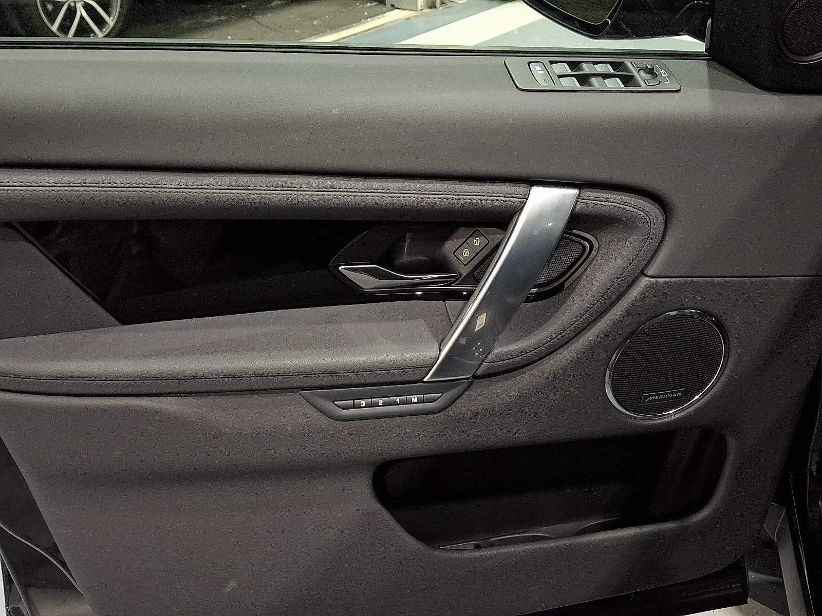 Certified 2025 Land Rover Discovery Sport S image 12