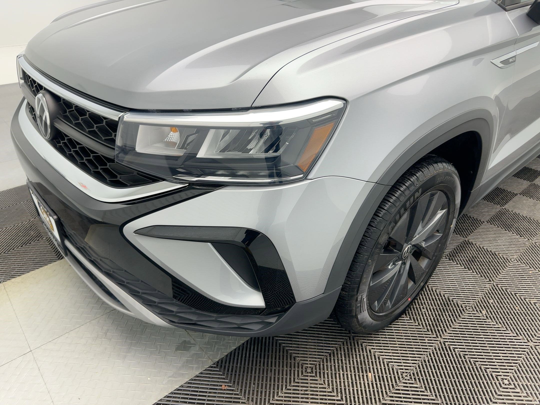 Used 2022 Volkswagen Taos S image 11