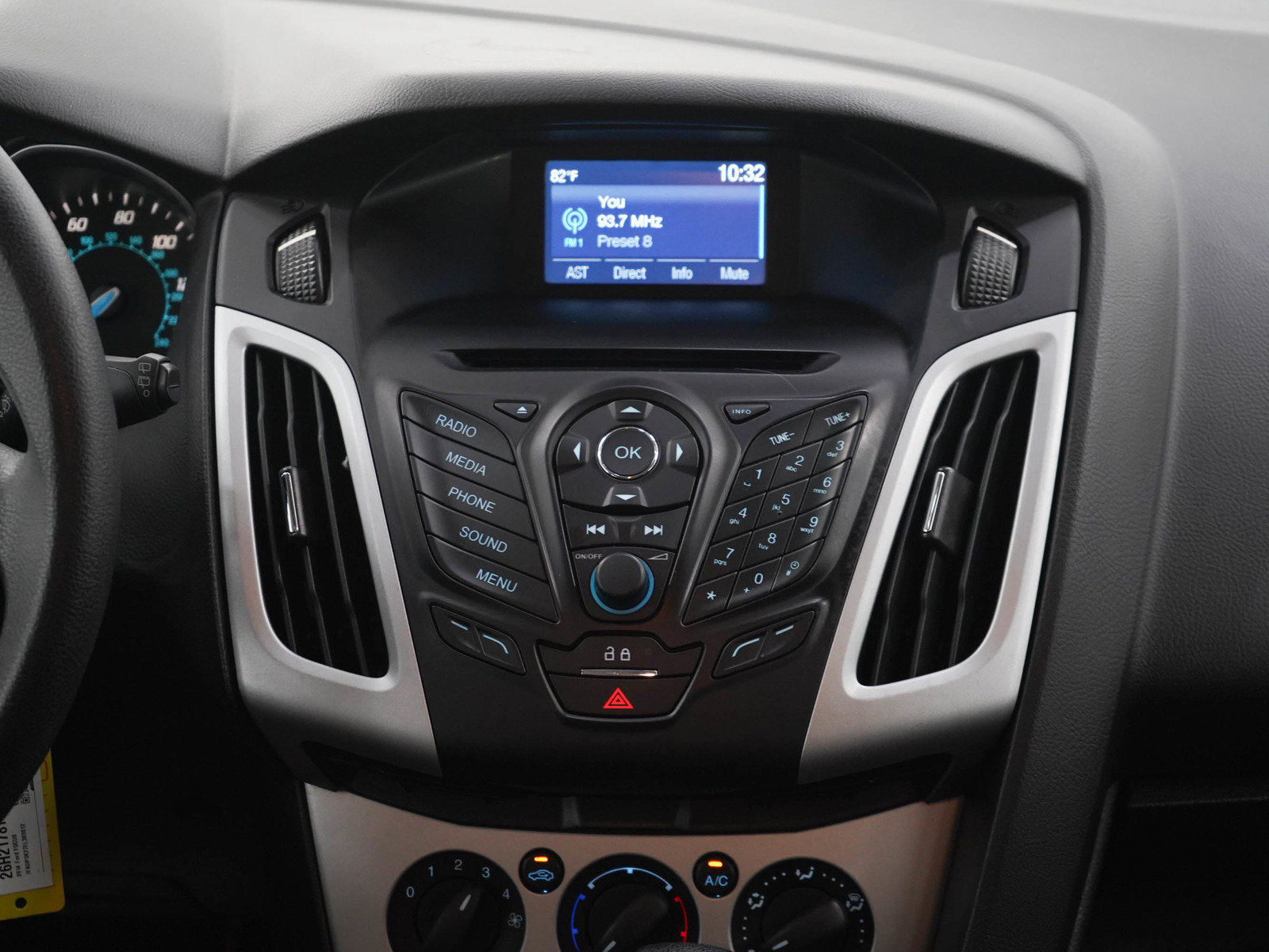 Used 2014 Ford Focus SE FWD image 15