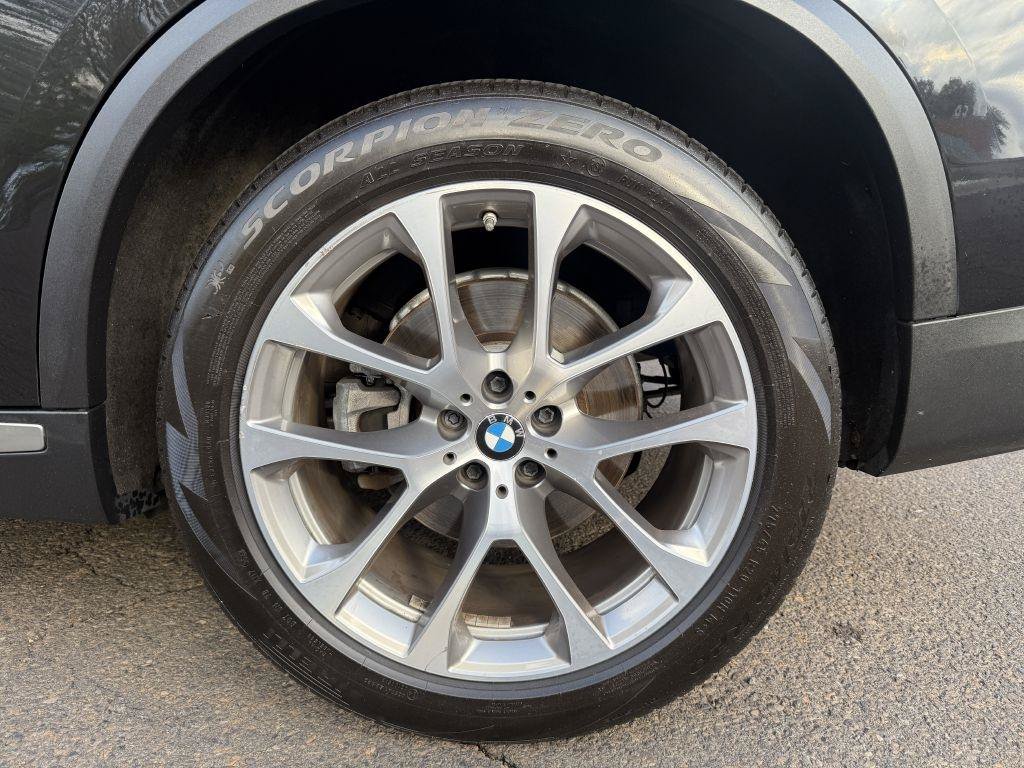 Used 2019 BMW X5 xDrive40i w/ Convenience Package AWD/4WD image 39