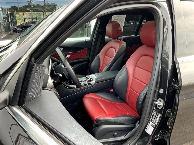 Used 2022 Mercedes-Benz GLC 300 4MATIC image 23
