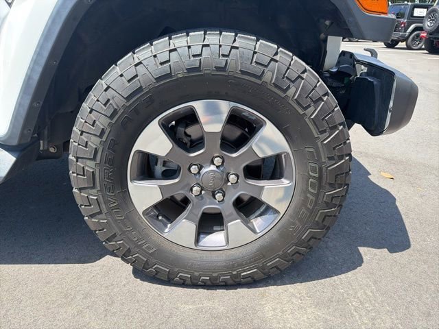 Used 2018 Jeep Wrangler Unlimited Sahara w/ Dual Top Group AWD/4WD image 7