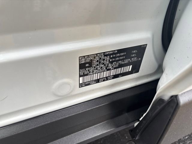 Used 2023 Toyota RAV4 XLE Premium image 31