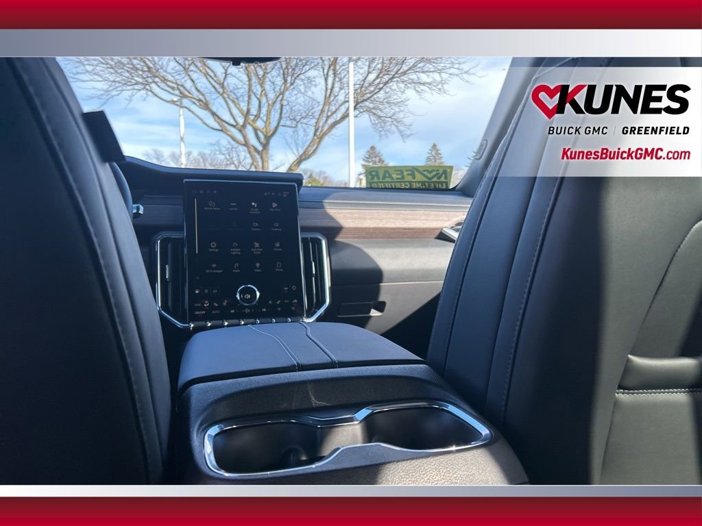 New 2026 GMC Acadia Denali w/ Super Cruise Package image 34