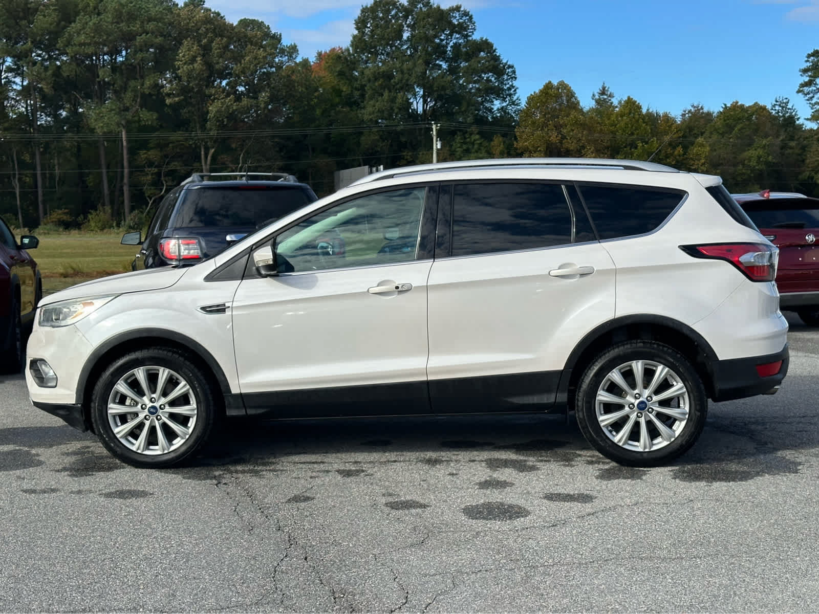 Used 2017 Ford Escape Titanium AWD/4WD image 9