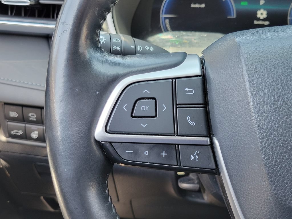 Used 2023 Toyota Highlander Platinum FWD image 5