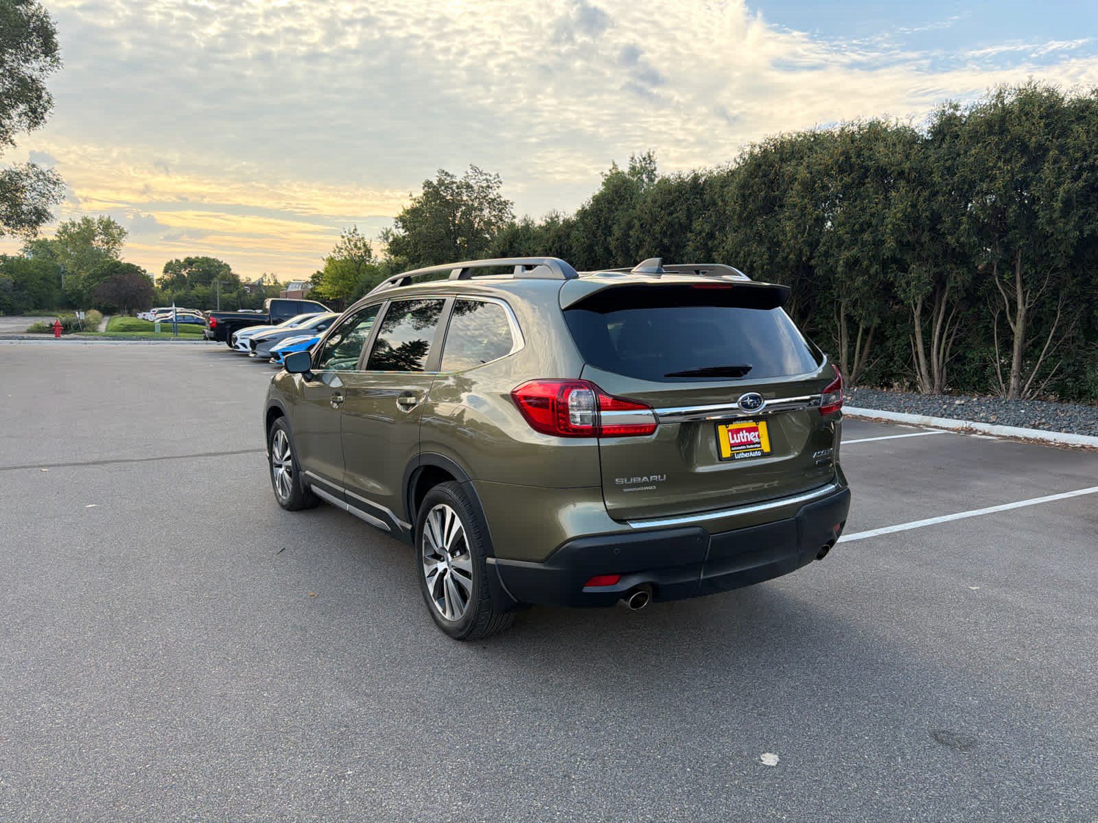 Used 2022 Subaru Ascent Limited w/ Technology Package AWD/4WD image 3