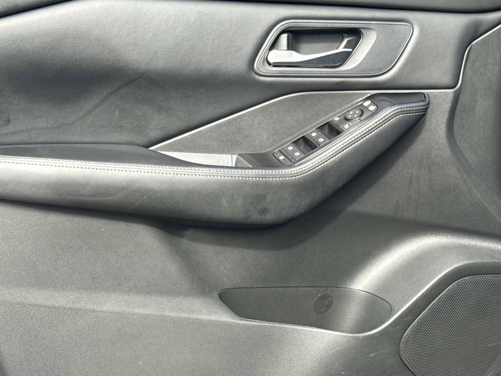 Used 2024 Nissan Rogue SV FWD image 19