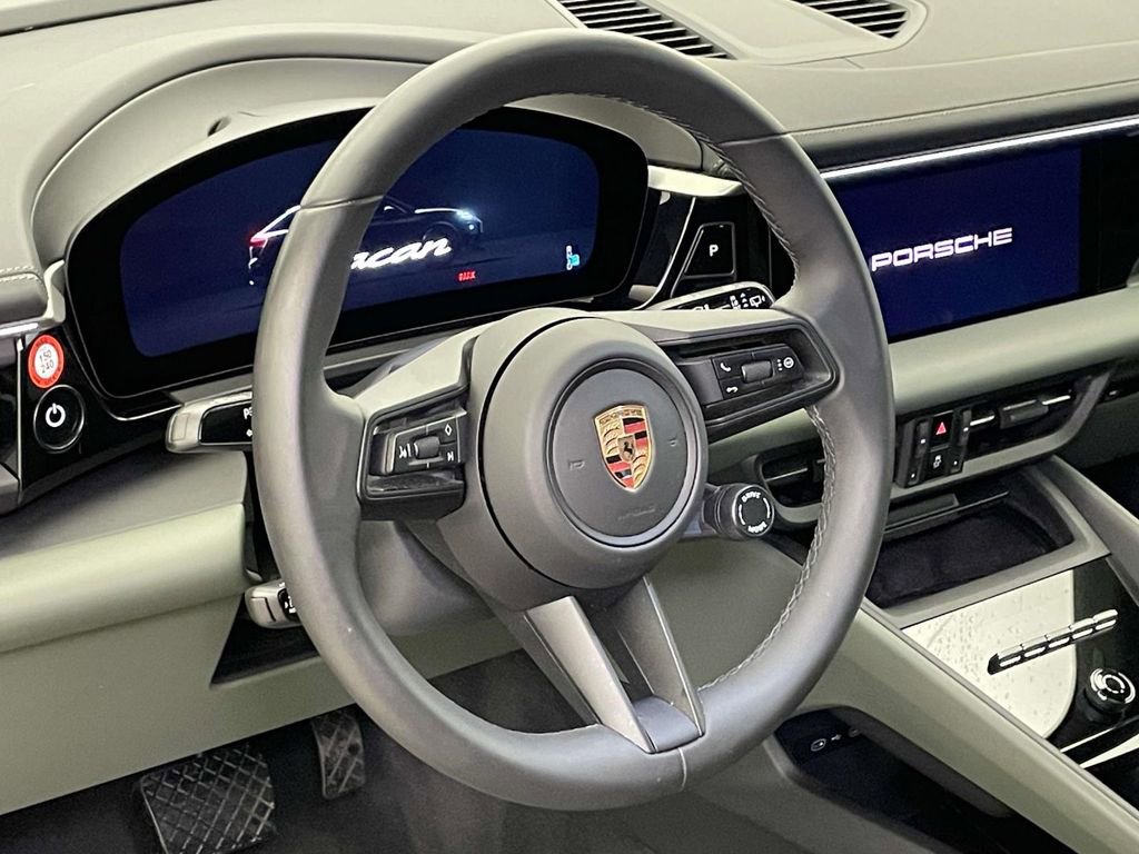 Certified 2025 Porsche Macan 4 Electric image 4