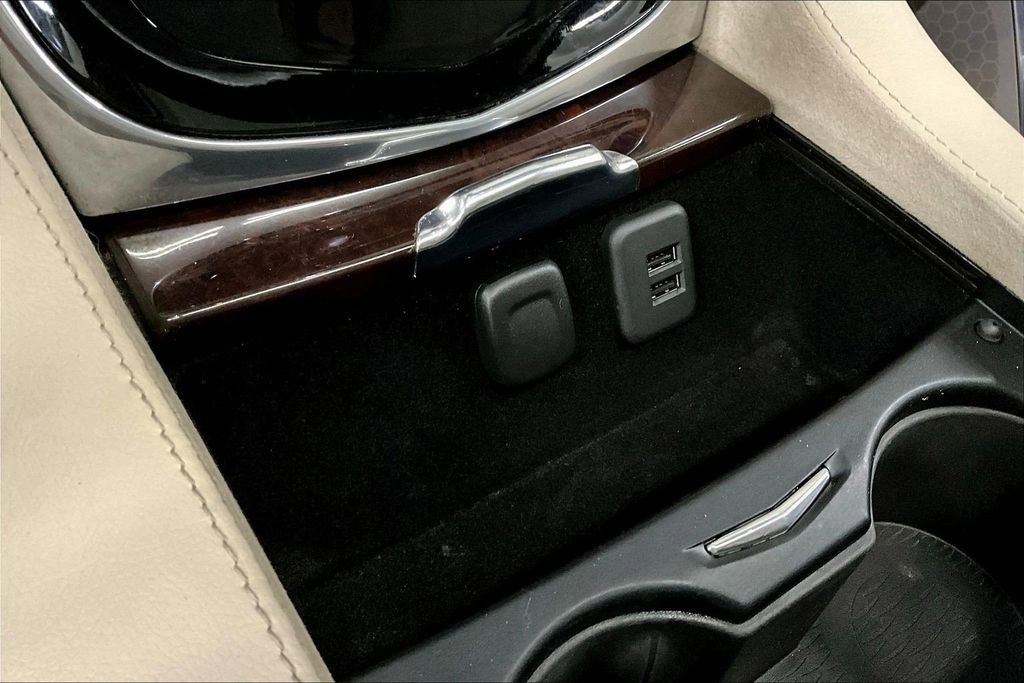 Used 2015 Cadillac Escalade Luxury image 16