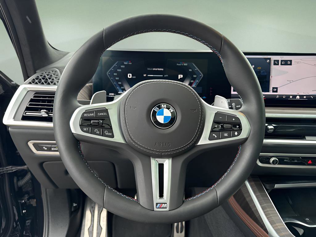 Used 2025 BMW X7 M60i image 21