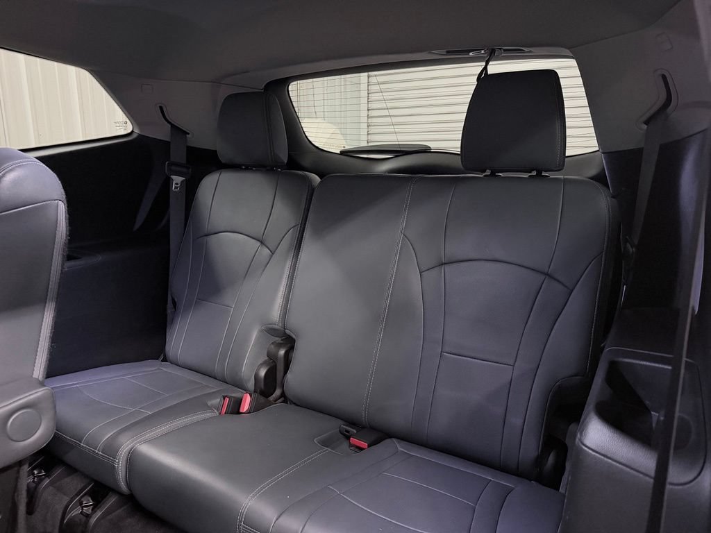 Used 2018 Buick Enclave Essence AWD/4WD image 27
