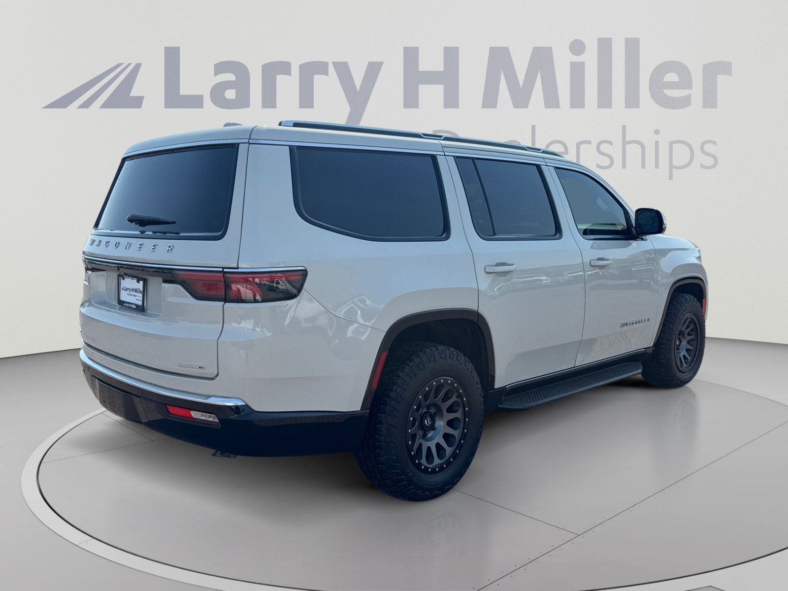 Used 2022 Jeep Wagoneer Series I AWD/4WD image 5