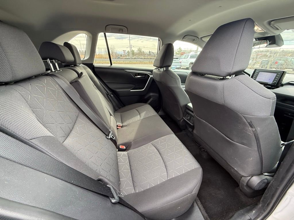 Used 2022 Toyota RAV4 XLE image 17