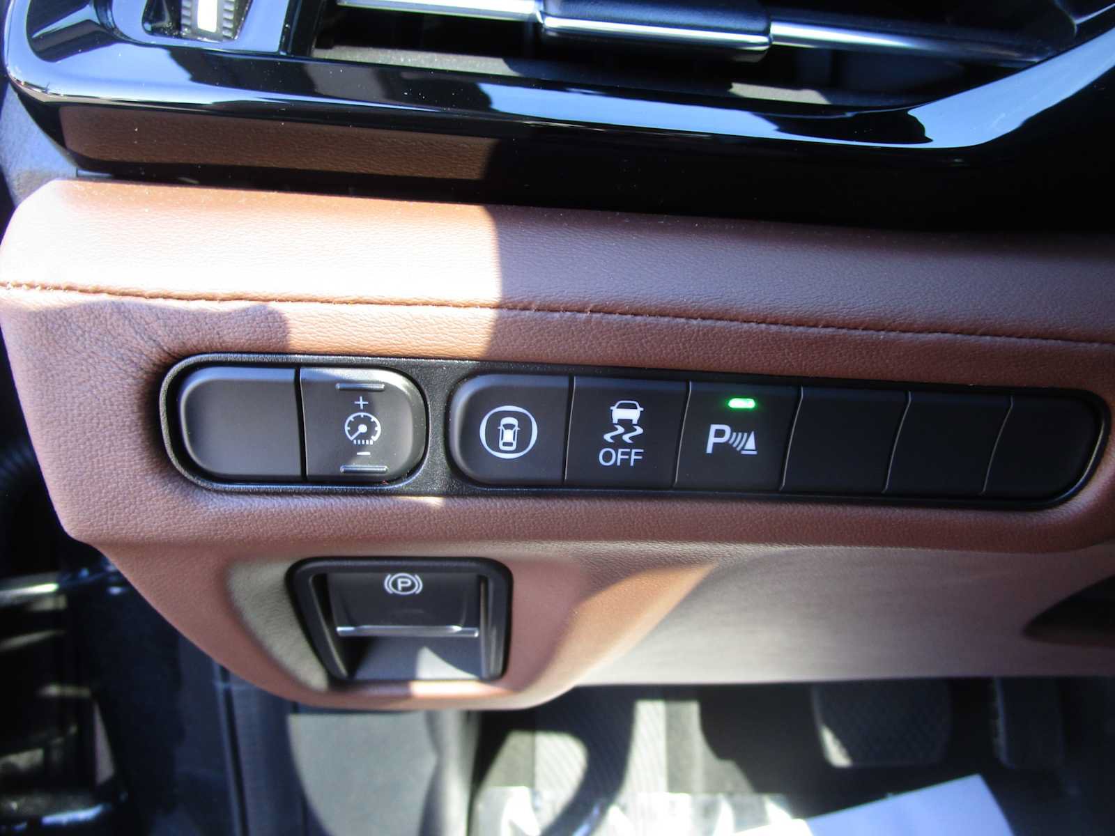 Certified 2026 Acura MDX w/ Technology Package AWD/4WD image 16