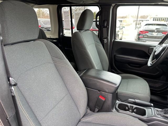Used 2025 Jeep Wrangler Willys image 13